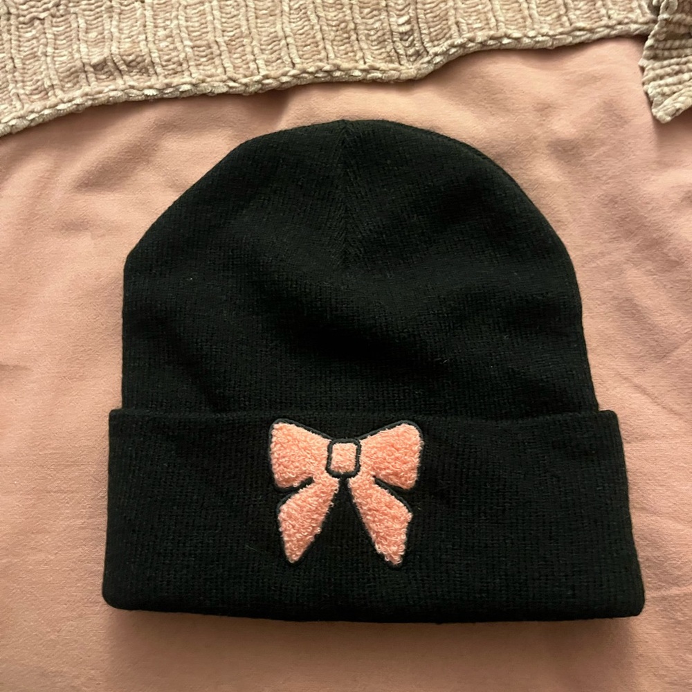 David and Young Black Knit Beanie